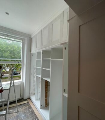 Walk-in-Wardrobe